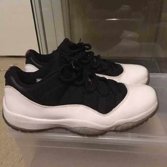 jordan 11 tuxedo black